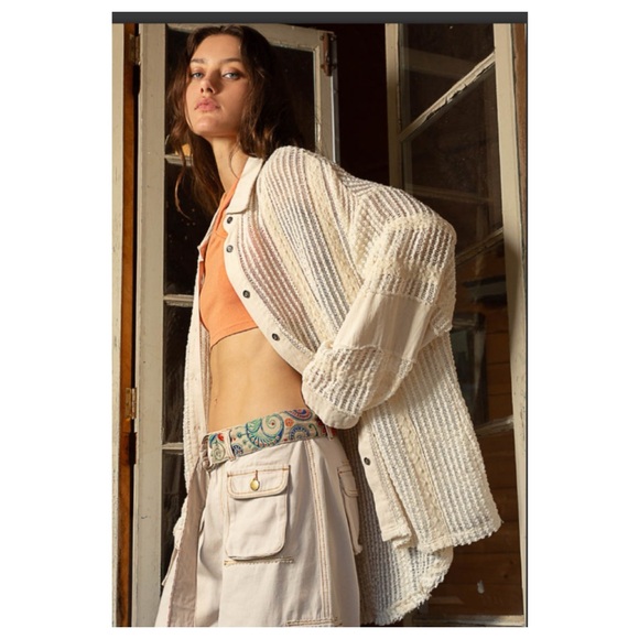 CLEARANCE NOW $30 No. 71 ONE LEFT ❤️POL button down open weave top - Picture 4 of 5